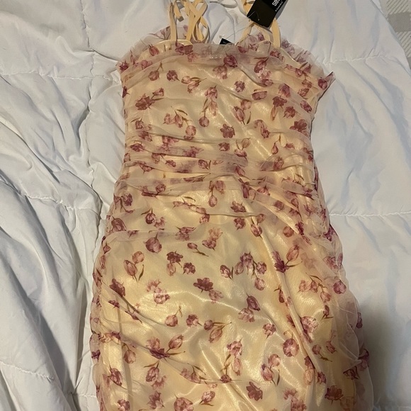 Nwt Roses ruched dress - Picture 3 of 4